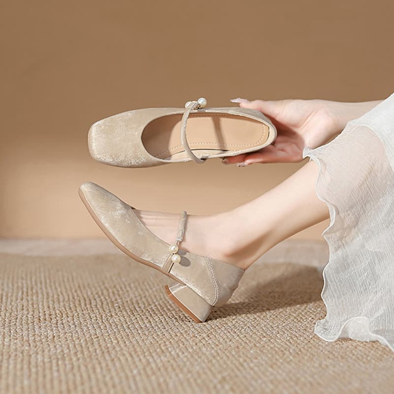 Feminin Kitten Heel med Platform — billede 1
