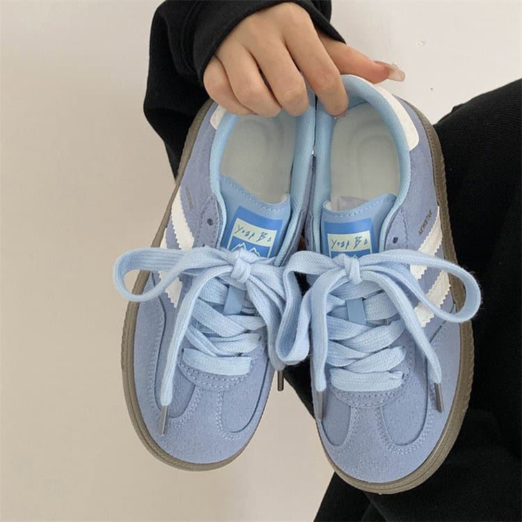 Skulpturel Sneaker med Spænde — billede 1